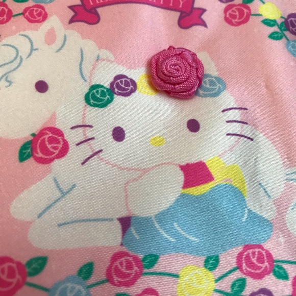 Hello Kitty Magical Garden Mini Purse - Picture 2 of 5